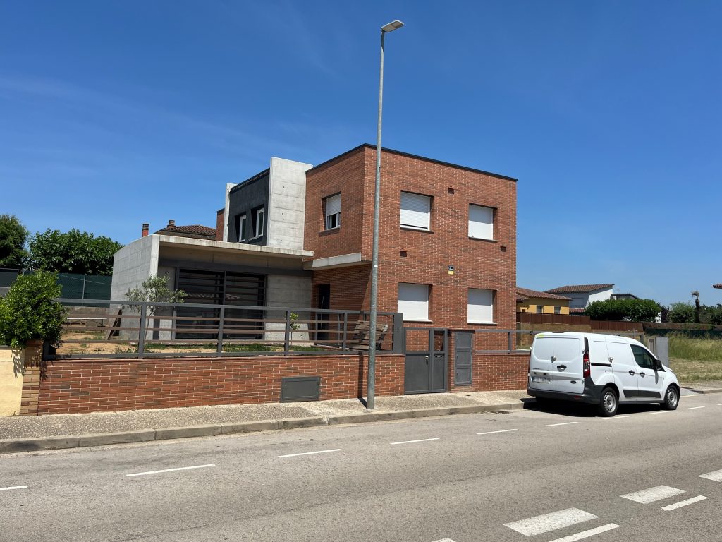 421ca4f2-90de-4725-9494-477f73e932bb